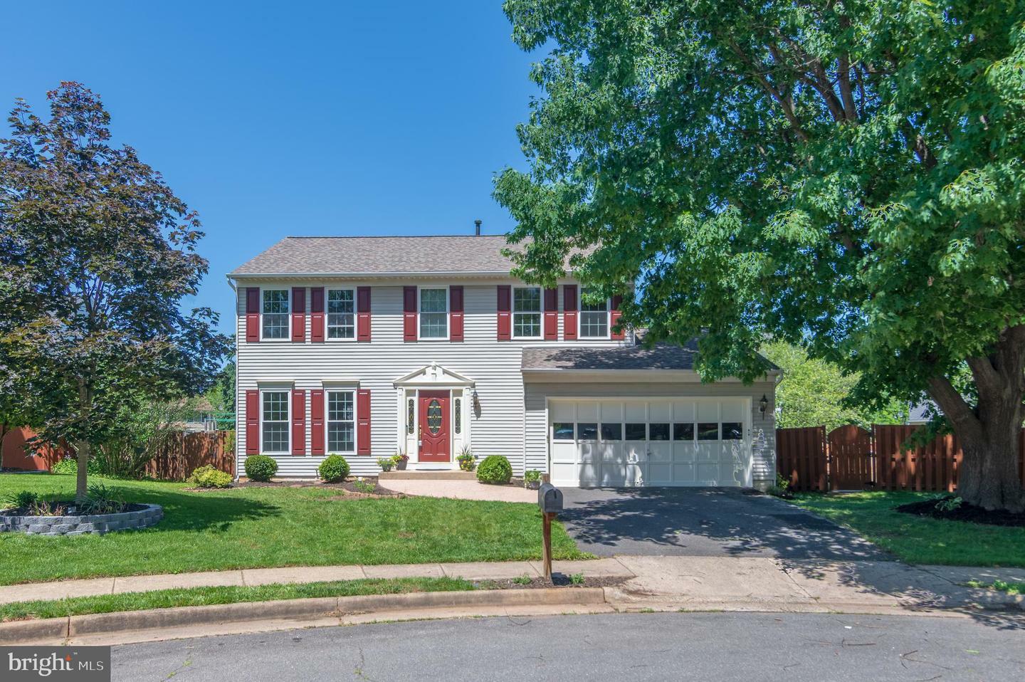 Property Photo:  709 Southview Place NE  VA 20176 
