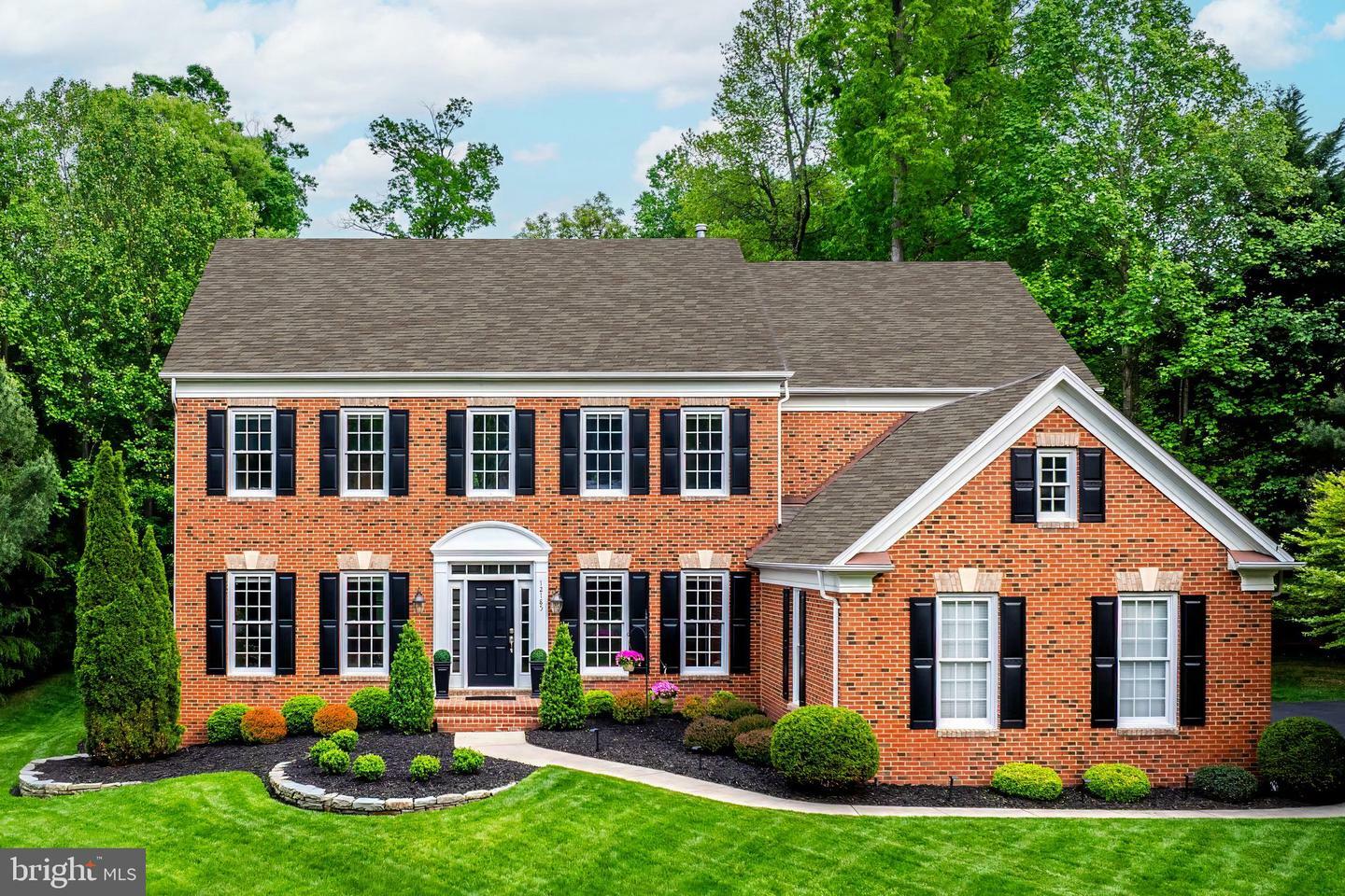 Property Photo: 12185 Wild Horse Drive VA 22033