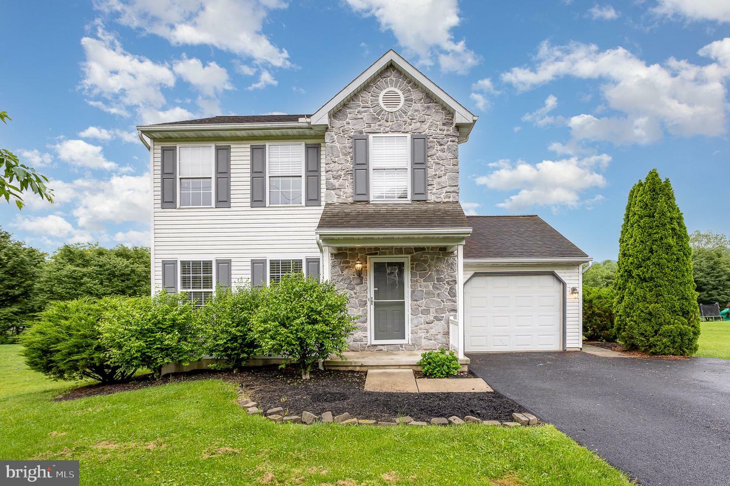 Property Photo: 1334 Malleable Road PA 17512