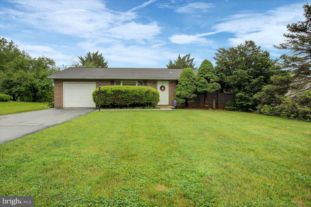 Property Photo: 1536 Farm Lane PA 17225