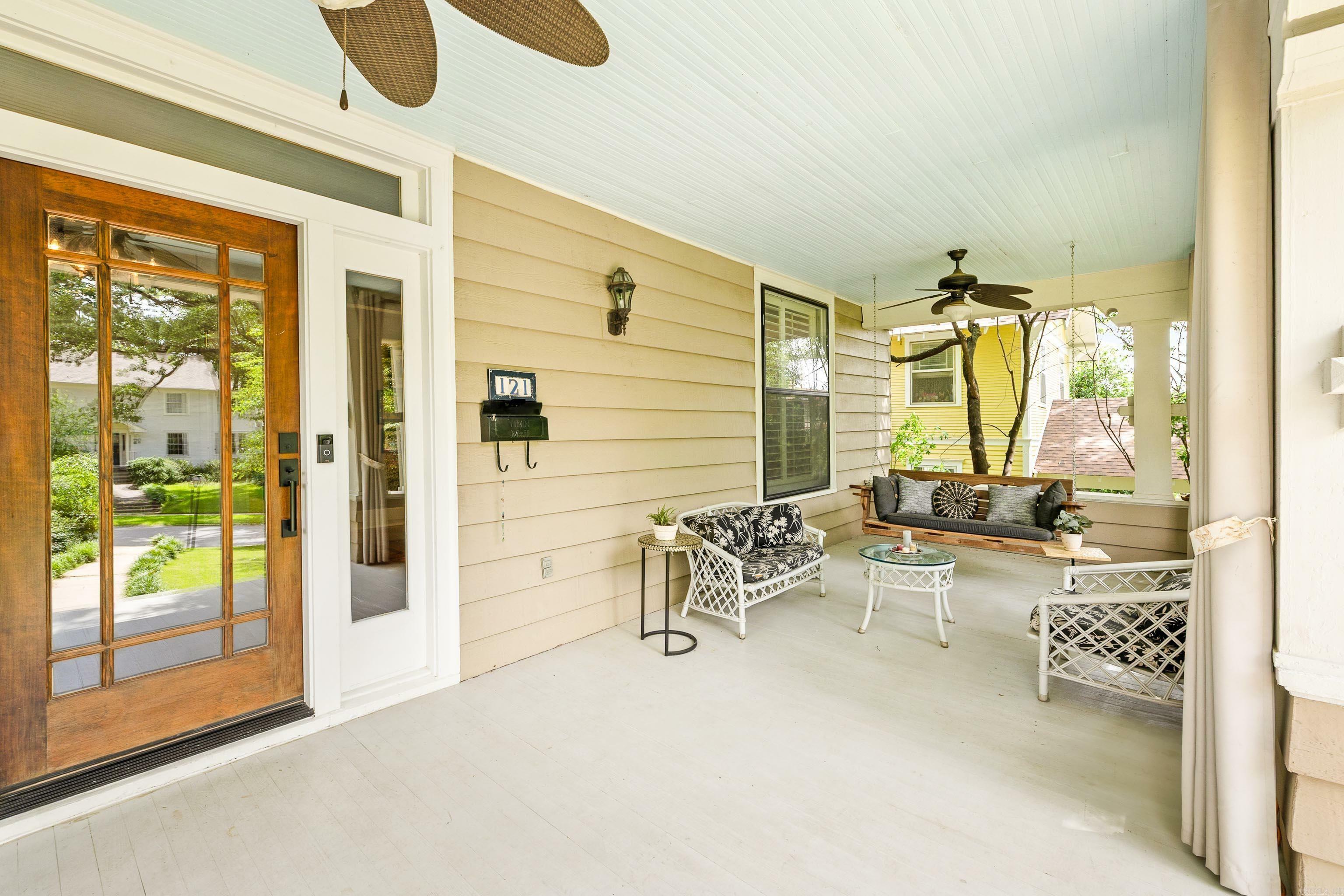 Property Photo: 121 N Woodrow Street AR 72205