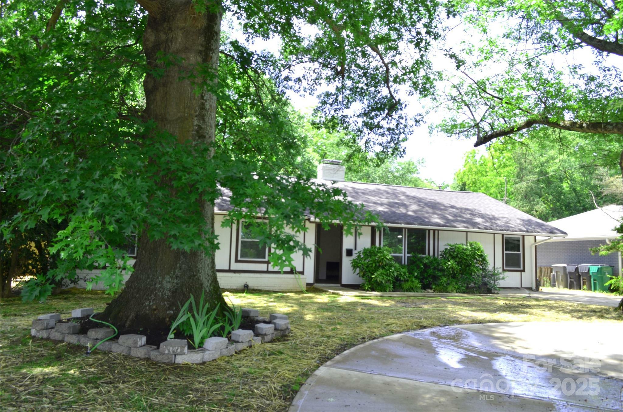Property Photo: 2000 Tyvola Road NC 28210