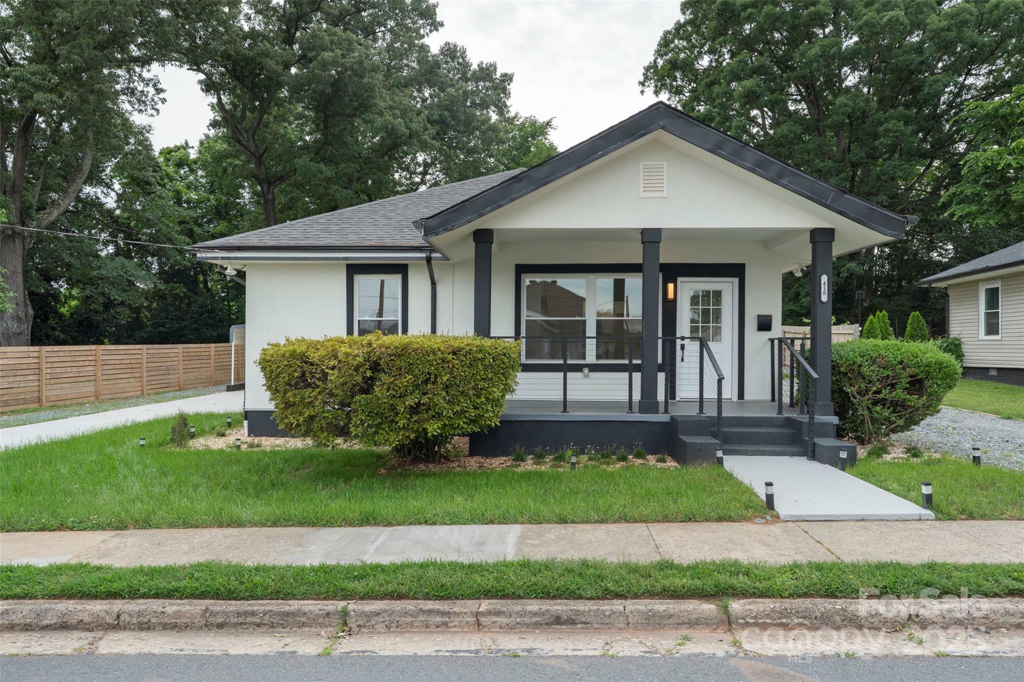 Property Photo: 418 Link Street SC 29715