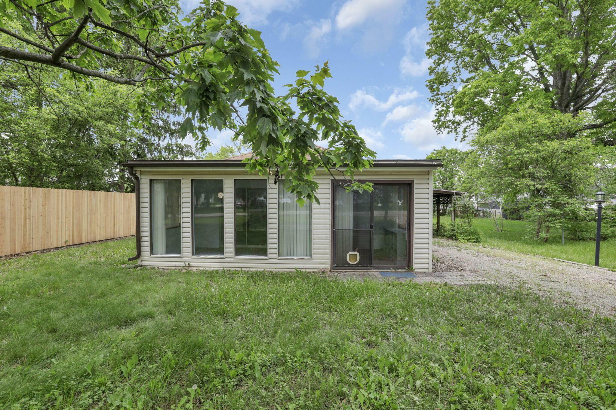 394 W Fairview Avenue  Baltimore OH 43105 photo