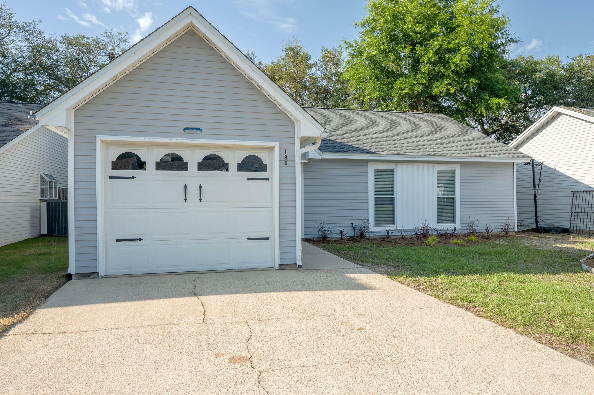 Property Photo: 136 Midland Court FL 32578