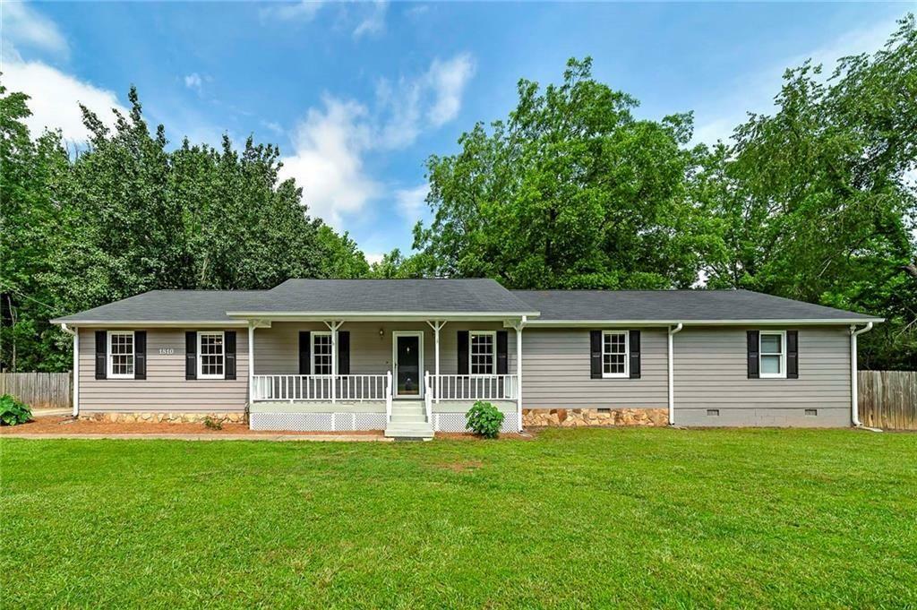 Property Photo: 1810 King Mill Road GA 30252