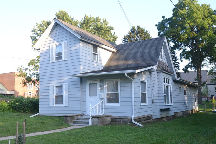 Property Photo:  820 Brown Street  IN 46383 