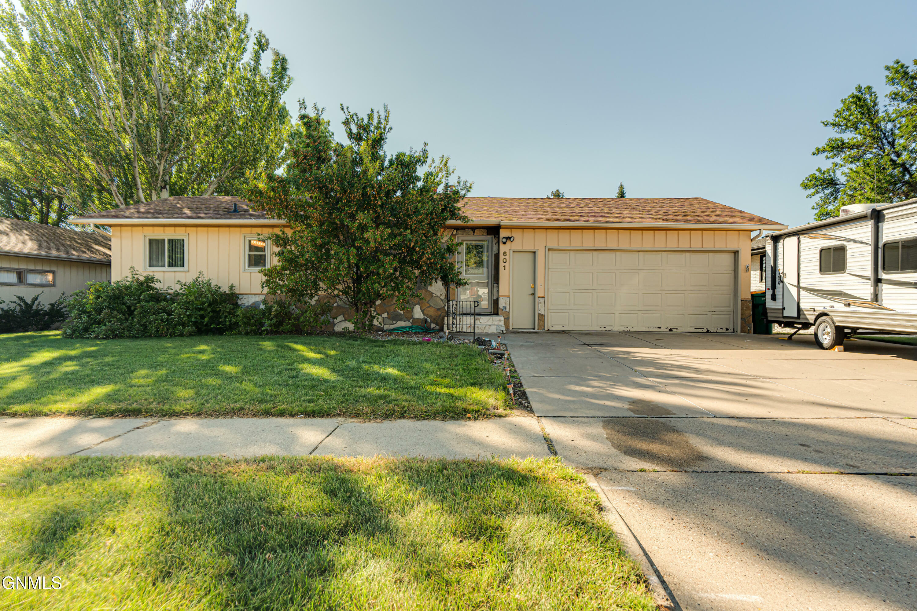 601 Interstate Avenue  Bismarck ND 58503 photo
