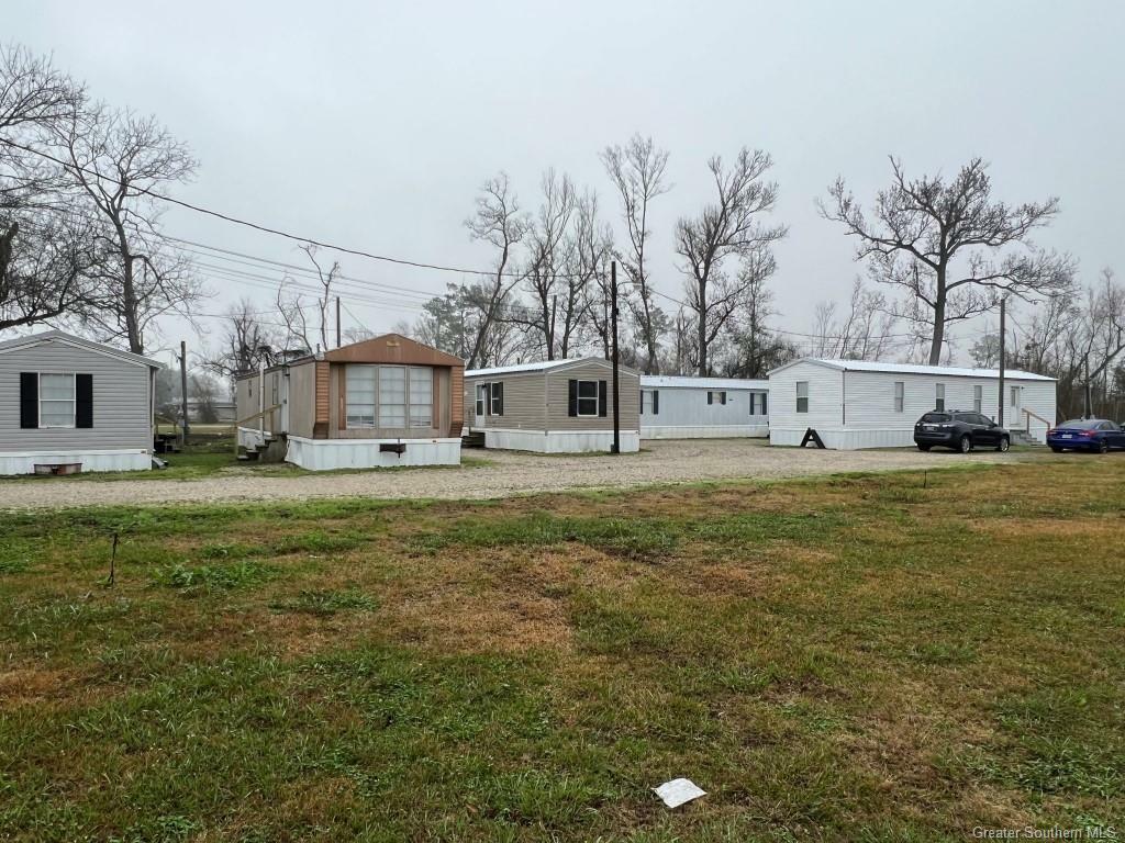 Property Photo: 1001 W Verdine Street LA 70663