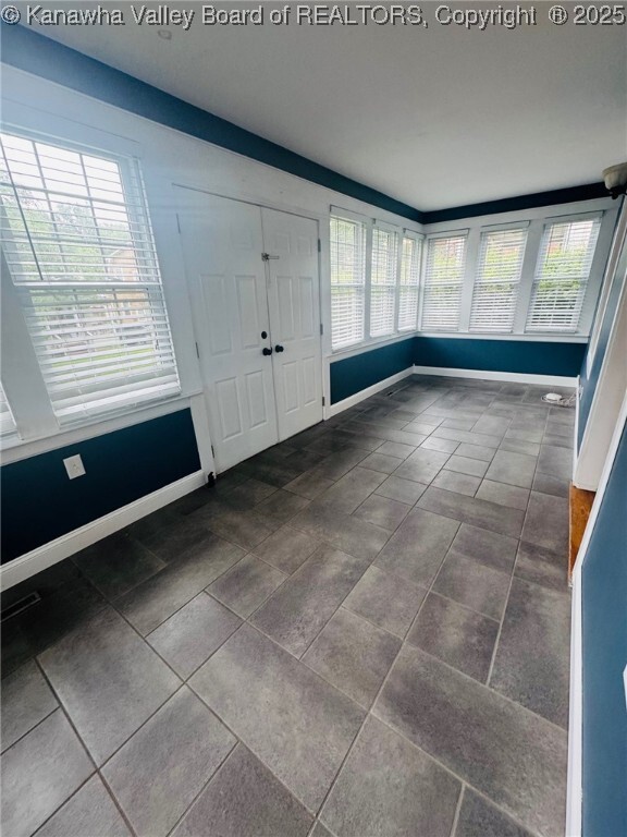 Property Photo: 930 Mathews Avenue WV 25302