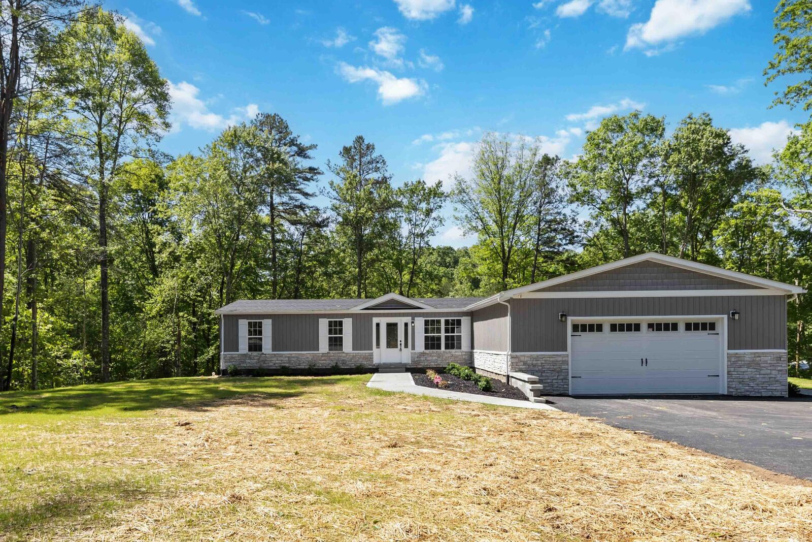 Property Photo: 6129 Somerset Road KY 40741