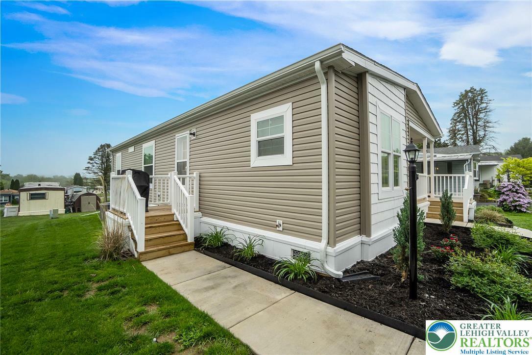Property Photo: 19 E Zimmer Drive PA 18088