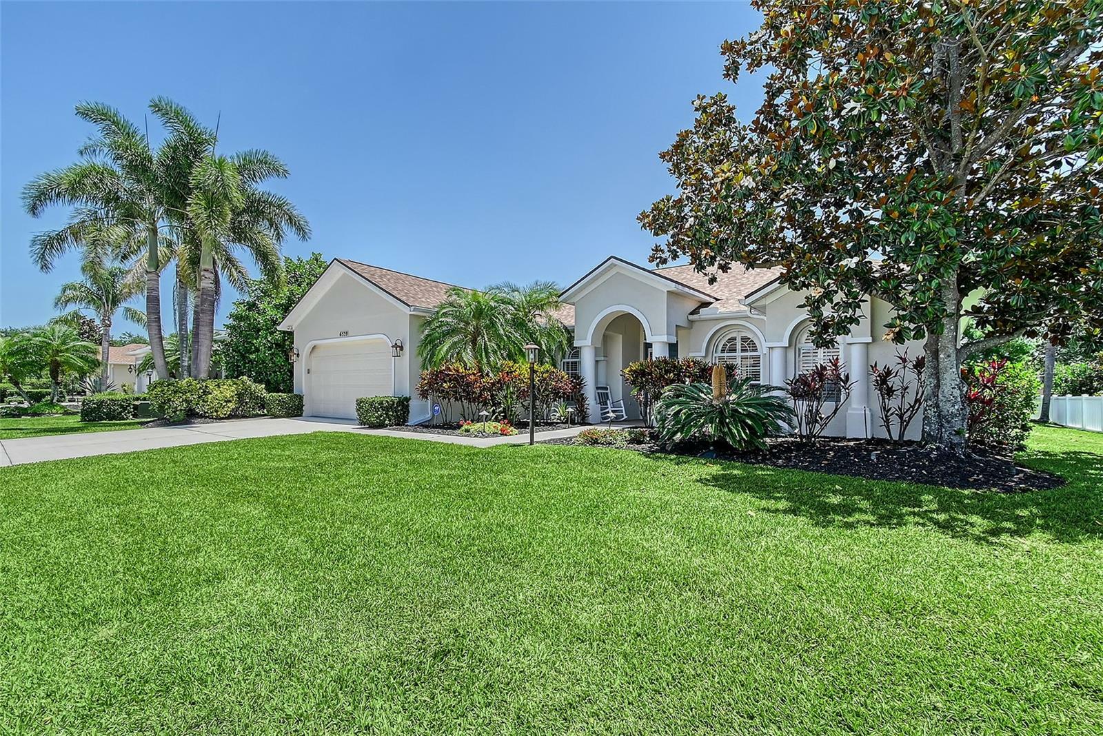 Property Photo: 6539 Flycatcher Lane FL 34202