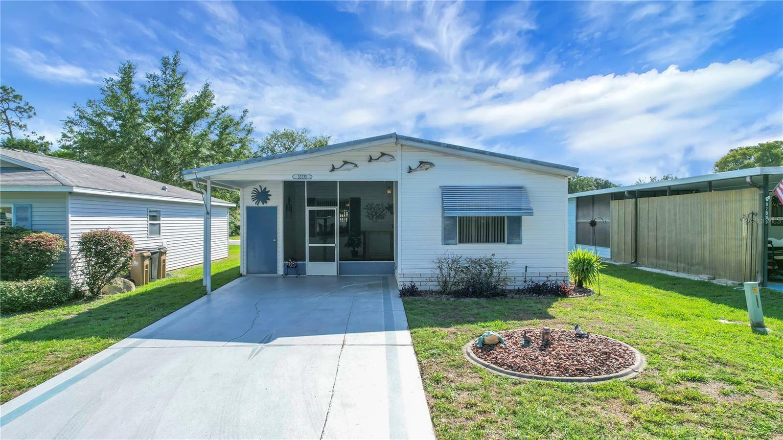 Property Photo: 32335 Oak Park Drive FL 34748