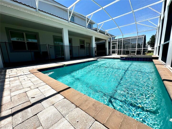 Property Photo:  1513 Maidstone Court  FL 33896 