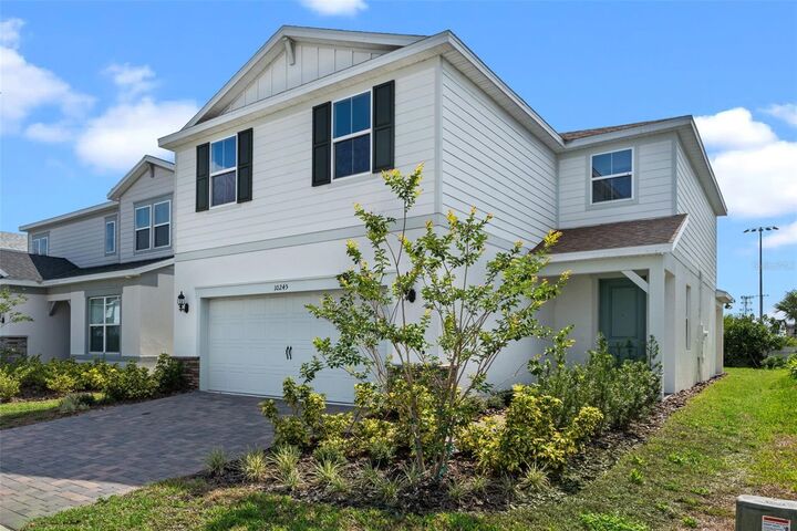 Property Photo: 10245 Park Estates Avenue FL 32836