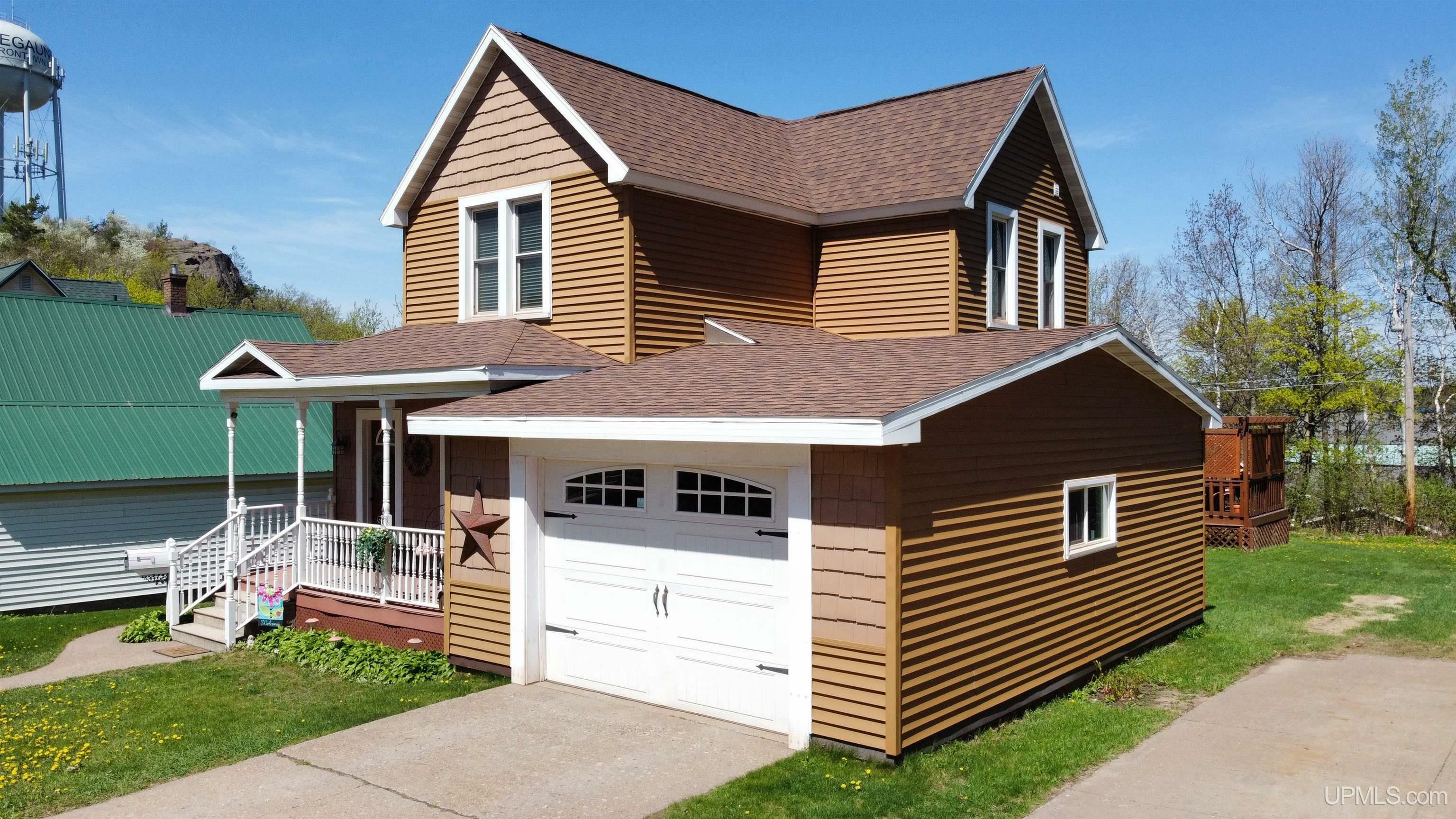 Property Photo:  119 Ridge Street  MI 49866 