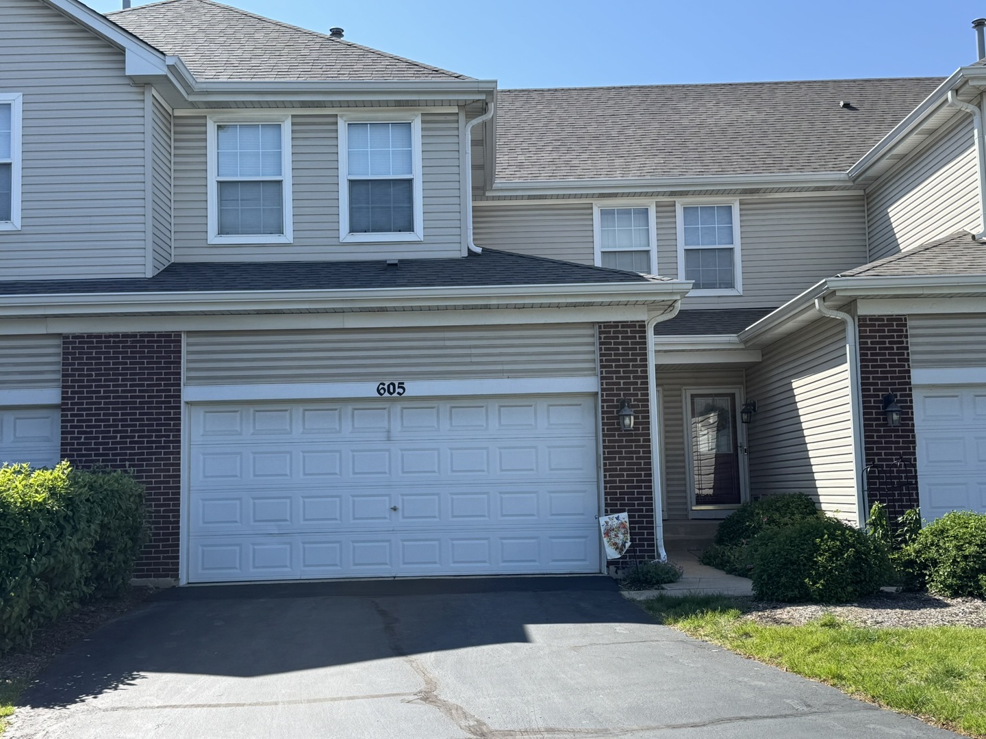 Property Photo: 605 Lakeridge Court IL 60563