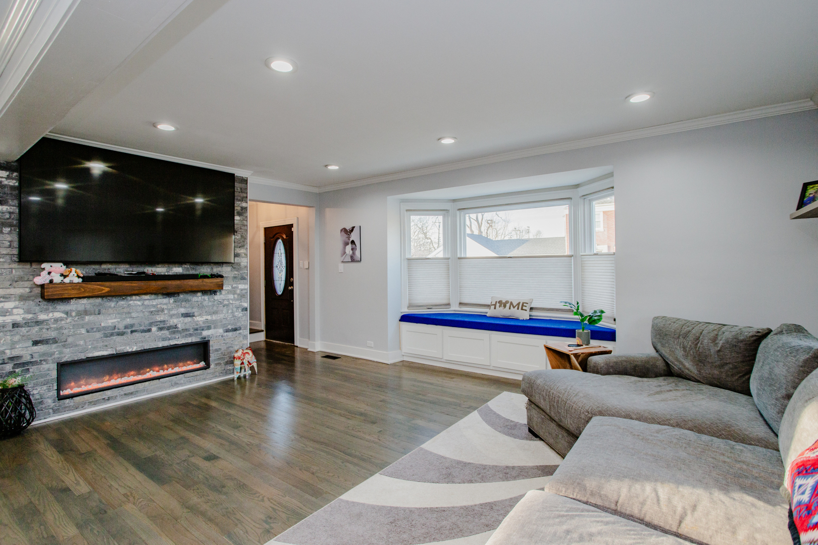Property Photo: 3356 N New England Avenue IL 60634
