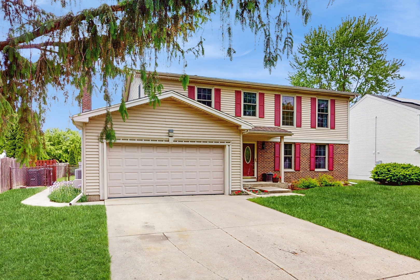 Property Photo: 1056 Boxwood Drive IL 60014