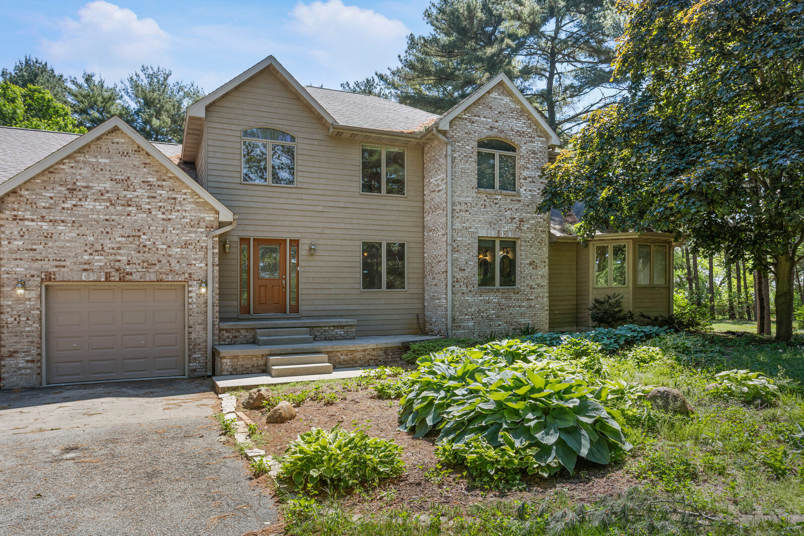 Property Photo: 2946 County Road 800 East IL 61840