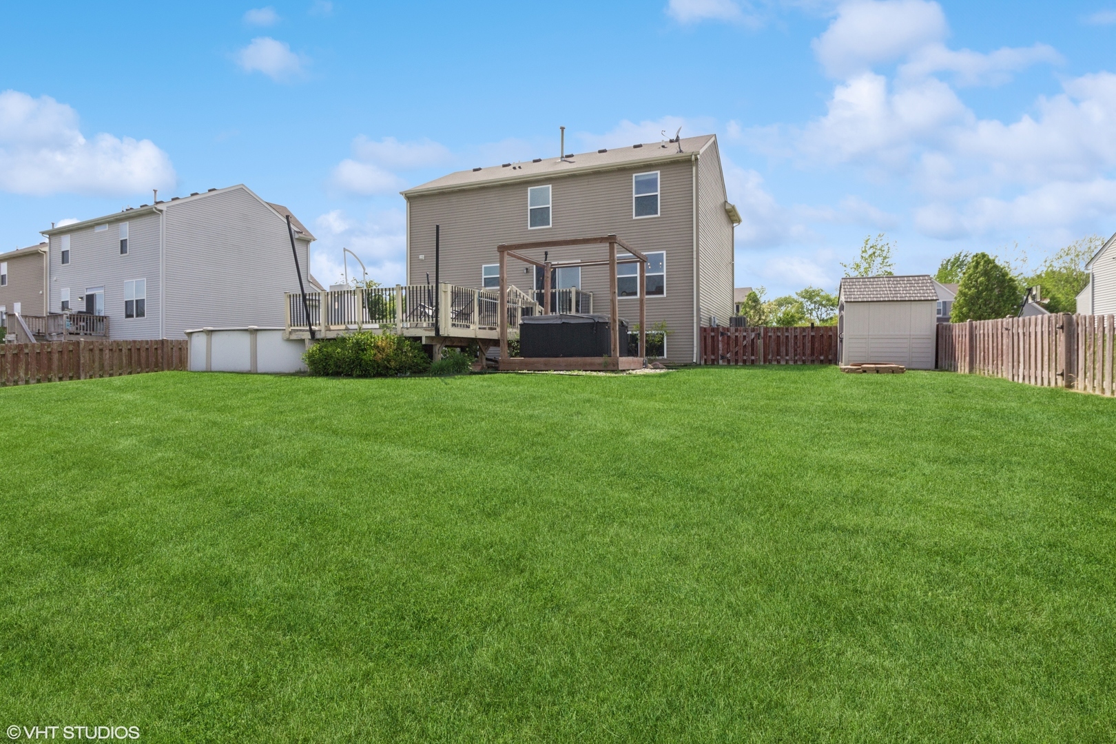 Property Photo: 1561 Bristol Drive IL 60140