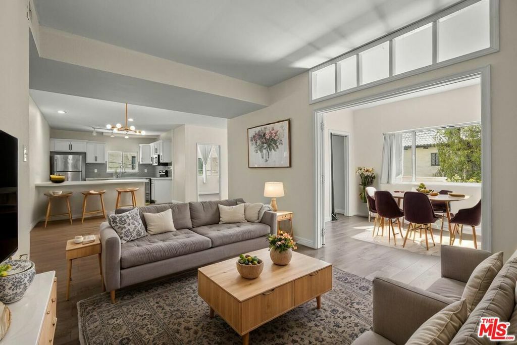 Property Photo: 1228 N La Cienega Boulevard 105 CA 90069