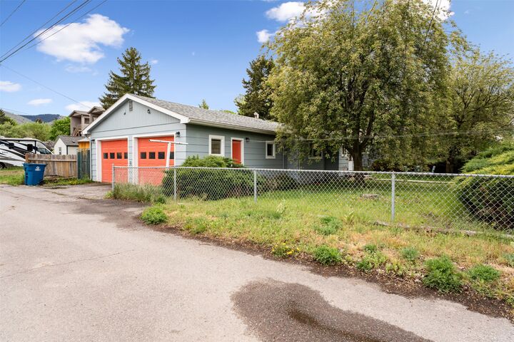 Property Photo:  920 S Johnson Street  MT 59801 