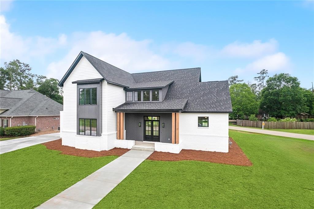 Property Photo: 17252 English Saddle Lane LA 70403