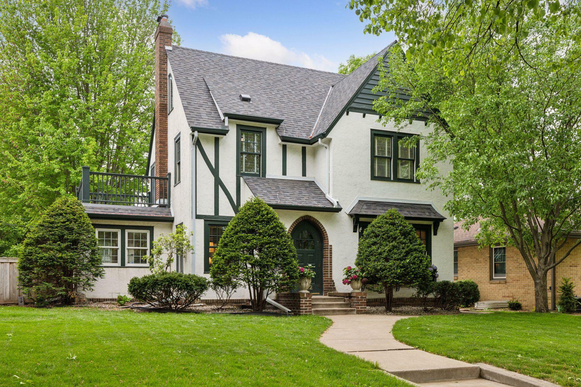 Property Photo: 1722 Pinehurst Avenue MN 55116