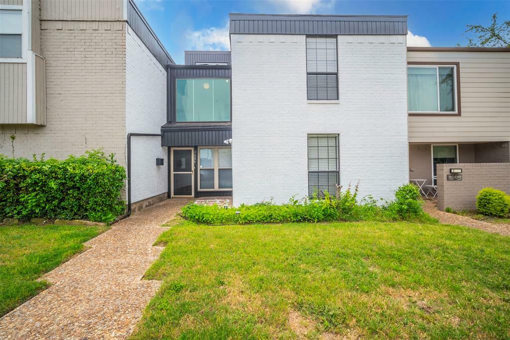 Property Photo: 1606 Choteau Circle TX 76051
