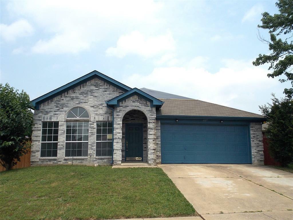 Property Photo: 6107 Brookfall Drive TX 76018