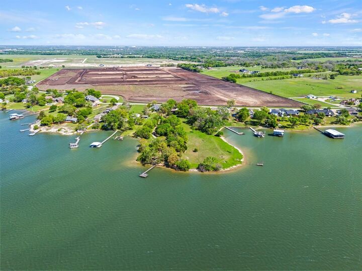 Property Photo:  139 Lakeshore Drive  TX 75165 