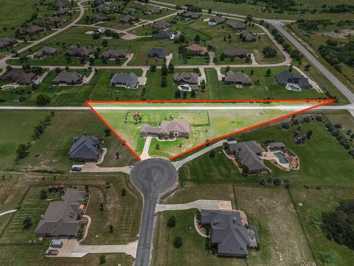 Property Photo:  228 Parc Oaks Drive  TX 76008 