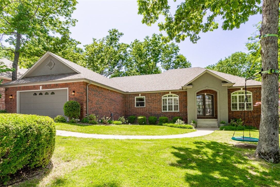 Property Photo:  2507 NW Linebarger Lane  AR 72712 