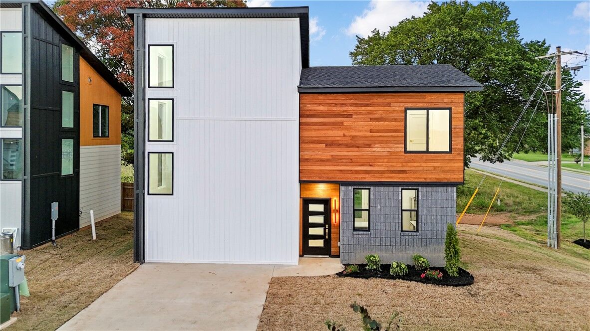 Property Photo: 2601 W Bonnie Lane AR 72758