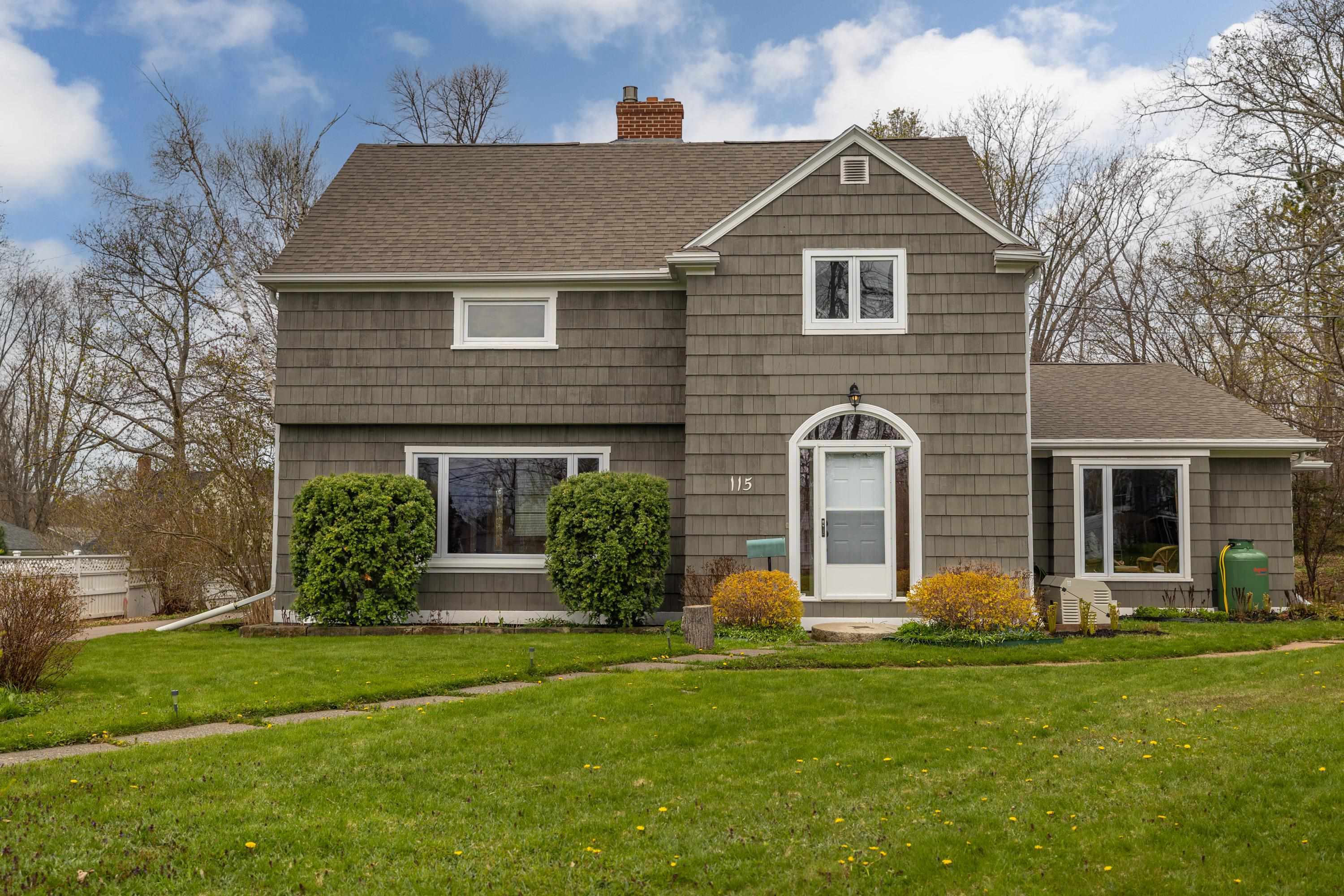 Photo de la propriété: 115 North River Road PE C1A 3K7