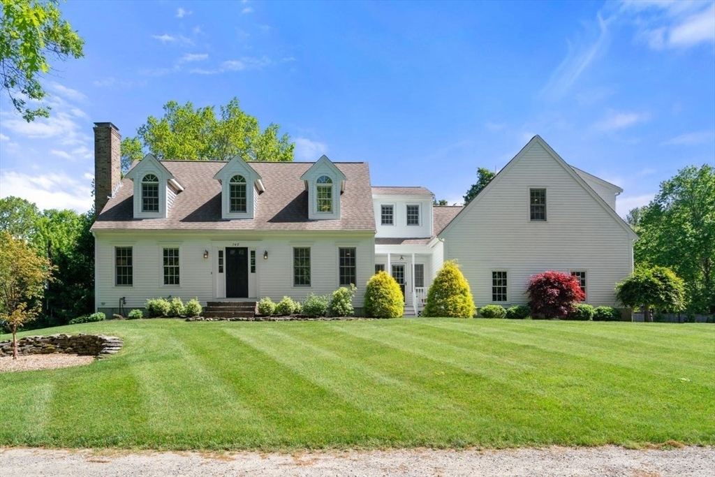 Property Photo: 749 Franklin St MA 02332