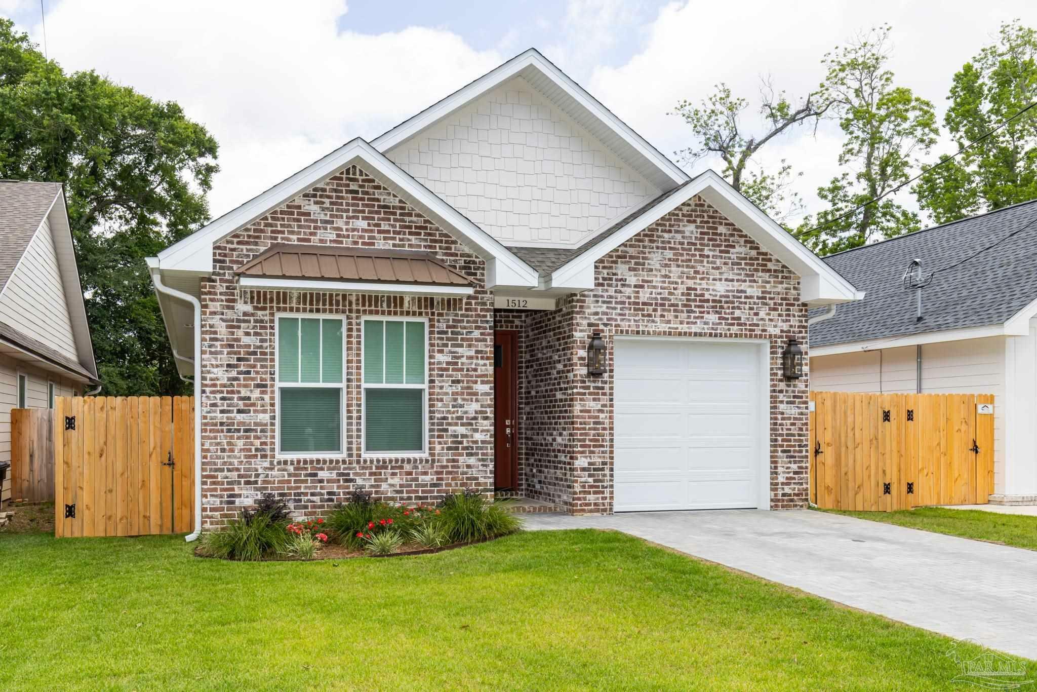 Property Photo: 1512 E Hatton St FL 32503