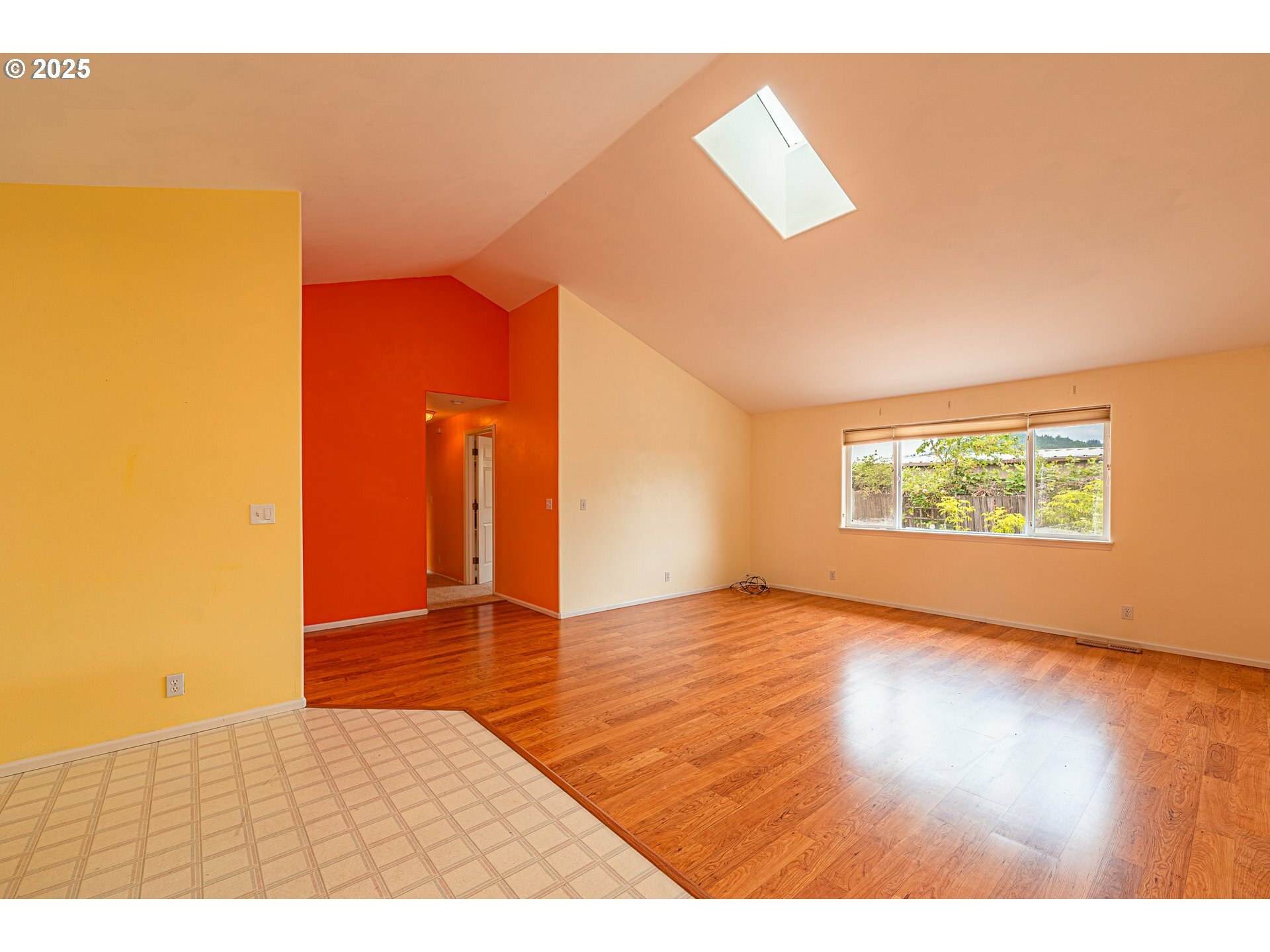 Property Photo: 5248 G St OR 97478
