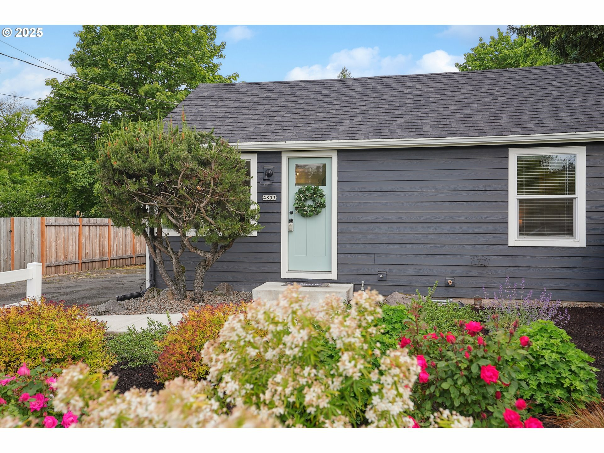 Property Photo: 4803 SW Dickinson St OR 97219