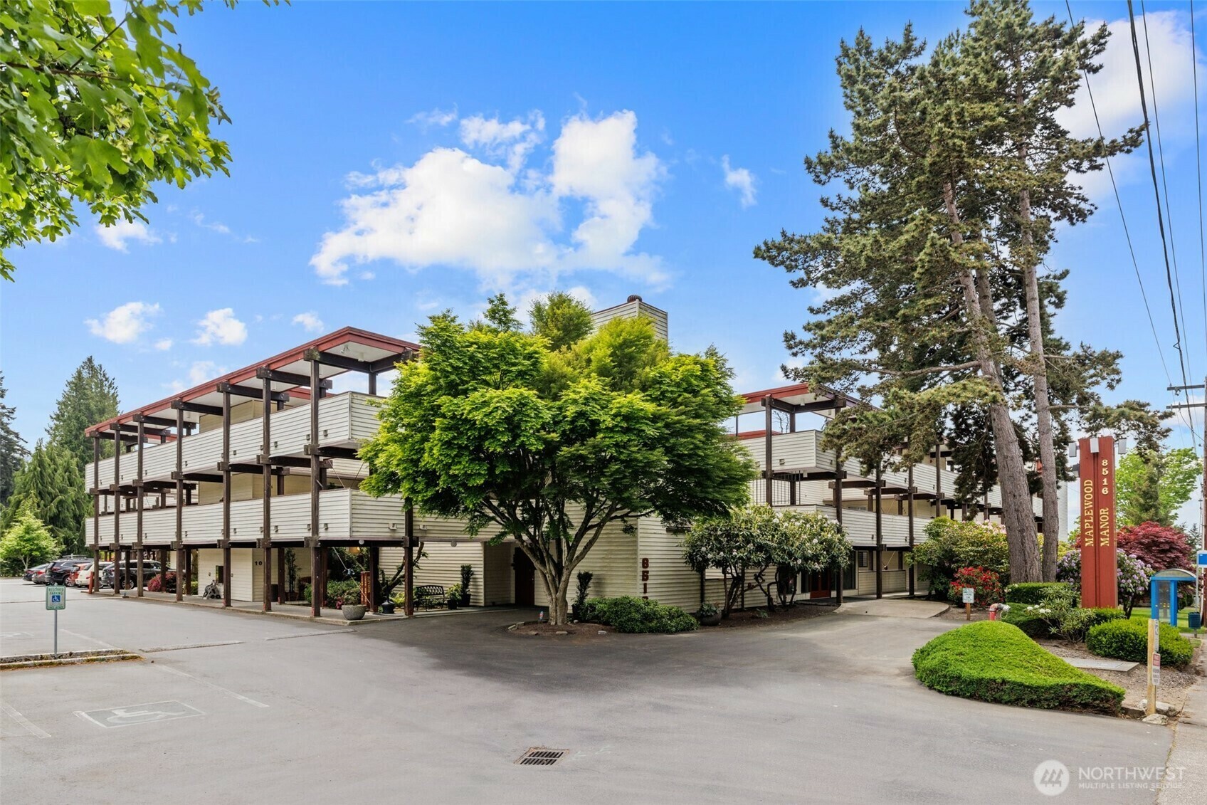 Property Photo: 8516 196th Street SW 311 WA 98026