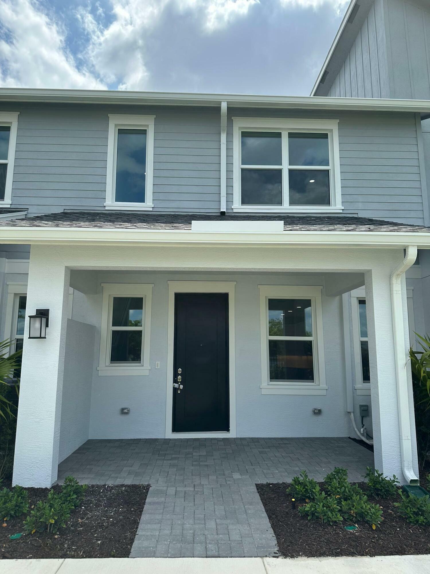 Property Photo: 4838 N Longwood Lake Square FL 33470