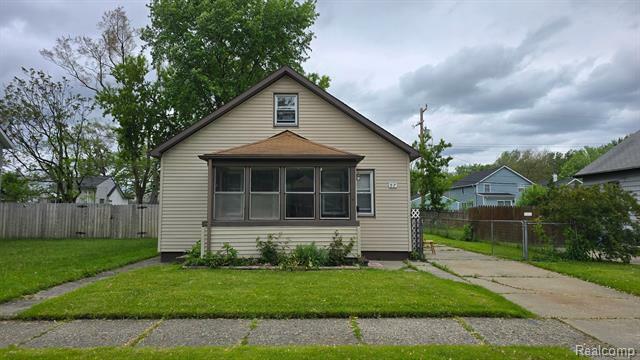 57 E Milton Avenue  Hazel Park MI 48030 photo