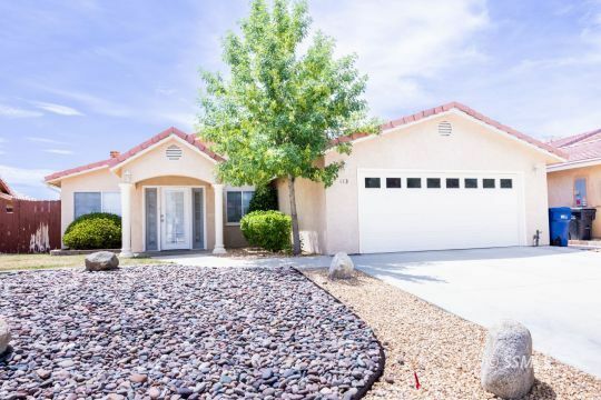 Property Photo: 113 Kathy Ave CA 93555