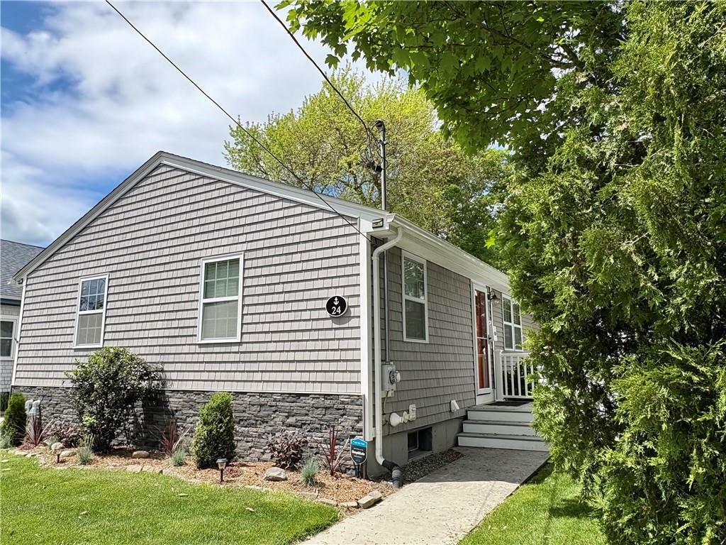 24 Southmayd Street  Newport RI 02840 photo