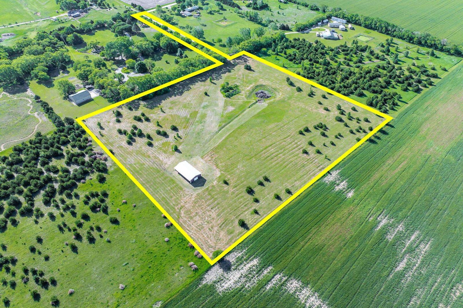 Property Photo: 9919 N 159th St E KS 67017