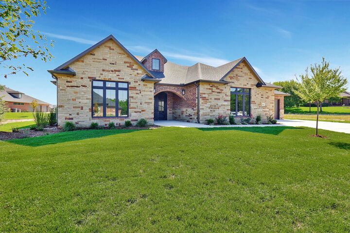 Property Photo: 4041 N Tyler Ct KS 67101