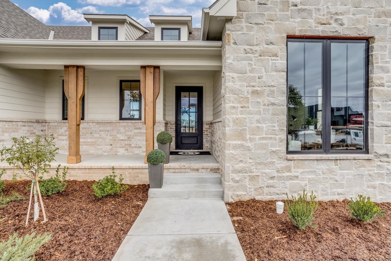 Property Photo: 4786 N Ridge Port Ct. KS 67205
