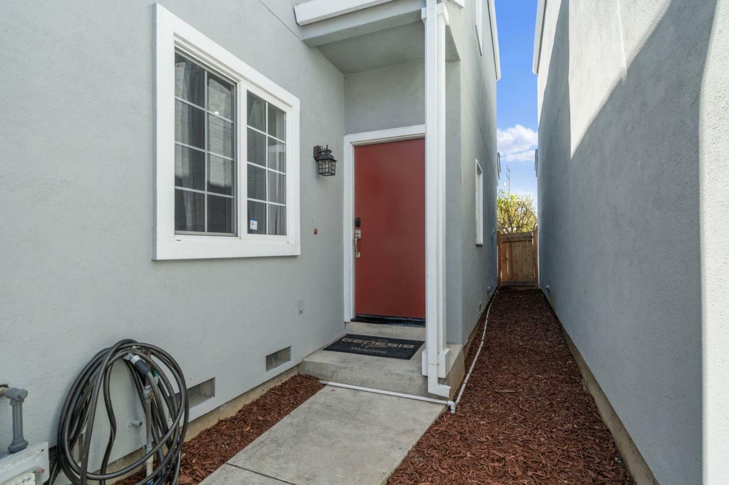 Property Photo: 4220 Ramshall Place CA 95054